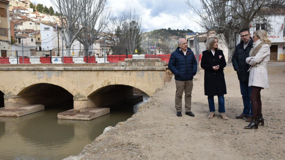 Obras de reconstrucción de las carreteras de Mira y Landete.