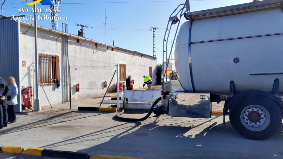 El centro de hidrocarburos contaba con varios depósitos 
donde recibían los gasóleos y los aceites procedentes de 
Centroeuropa