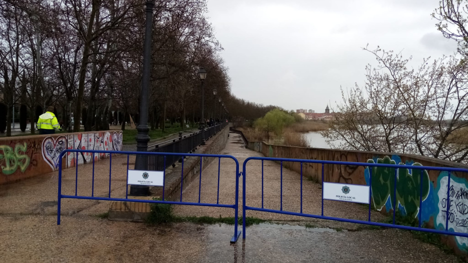 Se han cerrado los accesos a la ribera del Tajo.