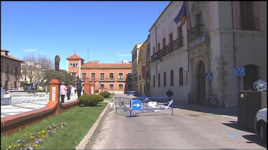 Aparecen grietas en la Plaza del Pan (Talavera de la Reina)