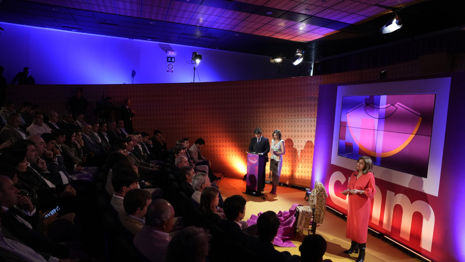 La directora general de CMM, Carmen Amores, en un momento de su intervención durante la presentación de la temporada taurina de la televisión regional.