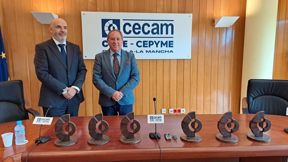 El presidente de la Confederación Regional de Empresarios de Castilla-La Mancha, CECAM CEOE-CEPYME Castilla-La Mancha, Ángel Nicolás, ha presentado esta mañana en rueda de prensa la XXII edición de los Premios Empresariales CECAM, que se celebrará el próximo 14 de mayo