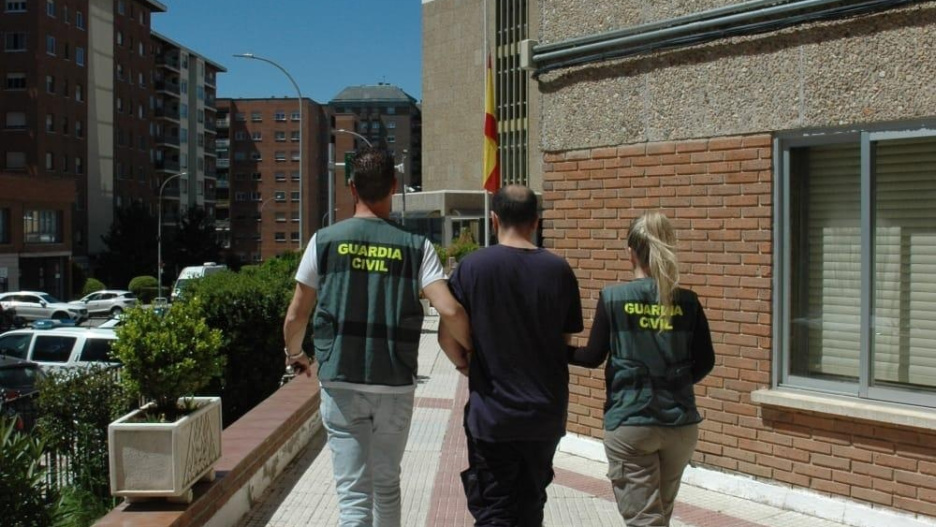 Detenido en Guadalajara un yihadista buscado por Marruecos por desplazarse a Siria e Irak como combatiente de DAESH
REMITIDA / HANDOUT por GUARDIA CIVIL
Fotografía remitida a medios de comunicación exclusivamente para ilustrar la noticia a la que hace referencia la imagen, y citando la procedencia de la imagen en la firma
16/5/2025
