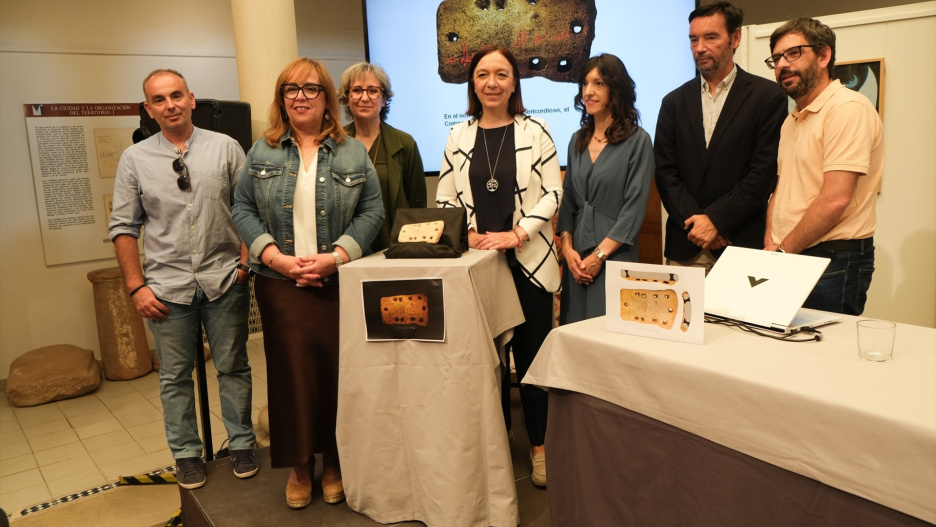 (Foto de ARCHIVO)
Presentación de los hallazgos en Alcázar de San Juan.
REMITIDA / HANDOUT por JCCM
Fotografía remitida a medios de comunicación exclusivamente para ilustrar la noticia a la que hace referencia la imagen, y citando la procedencia de la imagen en la firma
16/1/2018