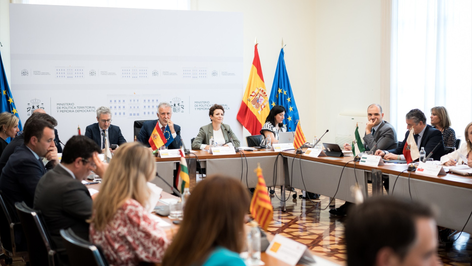 El consejero de la Presidencia, Interior, Diálogo Social y Simplificación Administrativa, Antonio Sanz (d), durante el comité preparatorio de la Conferencia de Presidentes. A 28 de mayo de 2025 en Madrid, España. El consejero de la Presidencia, Interior, Diálogo Social y Simplificación Administrativa, Antonio Sanz, ha participado en Madrid en el comité preparatorio de la Conferencia de Presidentes, donde se abordan las líneas estratégicas y organizativas de cara a la próxima cita entre los líderes autonómicos y el Gobierno central.
Diego Radamés / Europa Press
28/5/2025