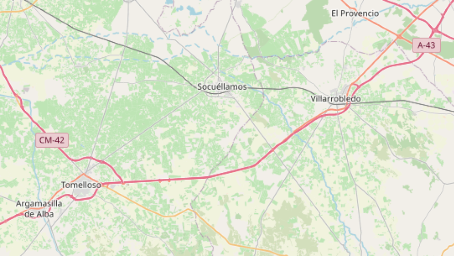 El vuelco de un camión obliga a cortar la A-43 en Socuéllamos (Ciudad Real)