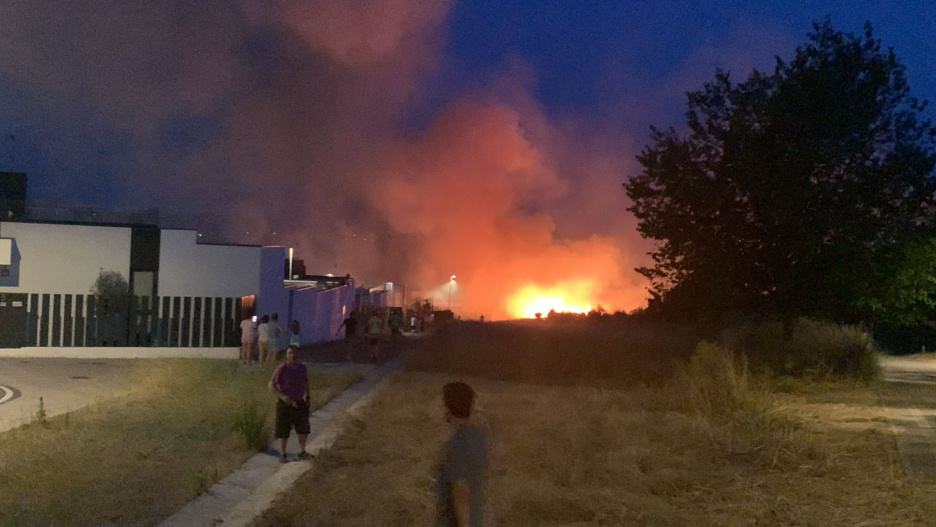Incendio cercano en el barrio toledano de La Legua, en Toledo capital