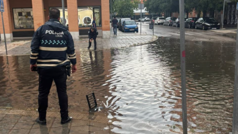 La mayoría de las incidencias se han registrado en Azuqueca de Henares por acumulación de agua.