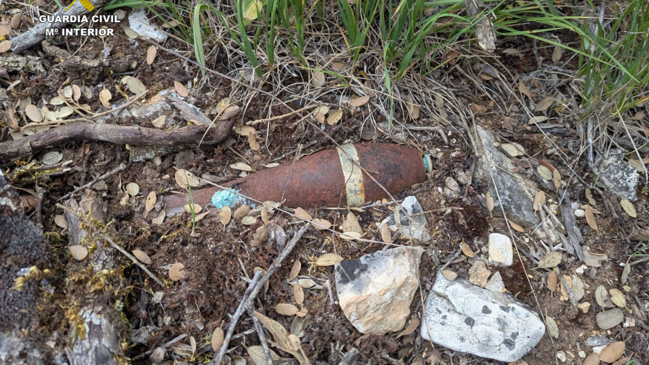 La Guardia Civil ha desactivado el explosivo.