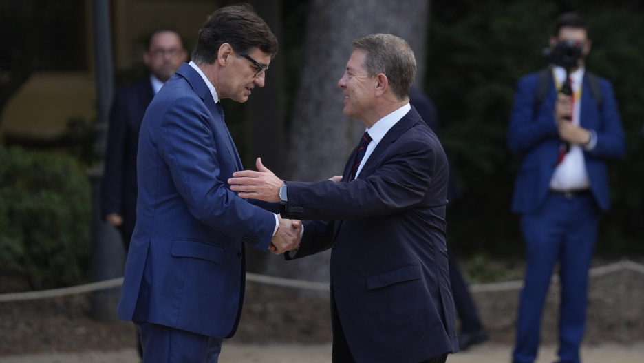 El presidente de Castilla-La Mancha, Emiliano García-Page, a su llegada a la XXVIII Conferencia de Presidentes.