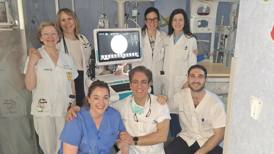 El Hospital Universitario Mancha Centro utiliza un sistema de alta precisión para prevenir la ceguera infantil