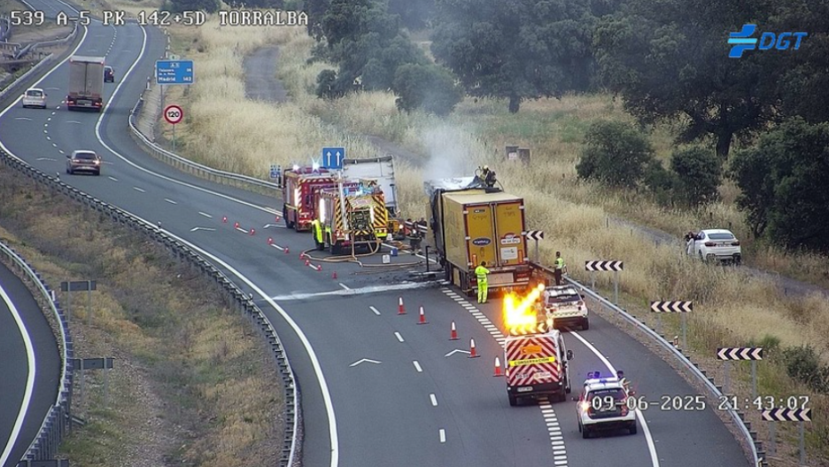 Arde un camión en la A-5 a la altura de Oropesa