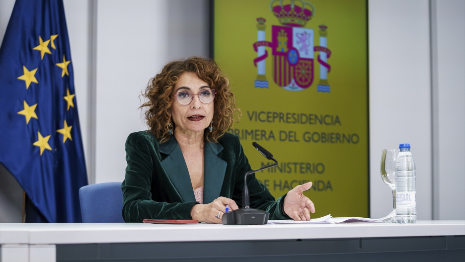 (Foto de ARCHIVO)
La vicepresidenta primera del Gobierno y ministra de Hacienda, María Jesús Montero, durante una rueda de prensa tras el Consejo de Política Fiscal y Financiera (CPFF), en la sede del Ministerio, a 26 de febrero de 2025, en Madrid (España). El Gobierno central y las comunidades autónomas se han reunido para tratar la propuesta del Ministerio de Hacienda para condonar 83.252 millones de la deuda.

A. Pérez Meca / Europa Press
26 FEBRERO 2025;ECONOMÍA;HACIENDA;REUNIÓN;CCAA;COMUNIDADES;DEUDA;
26/2/2025