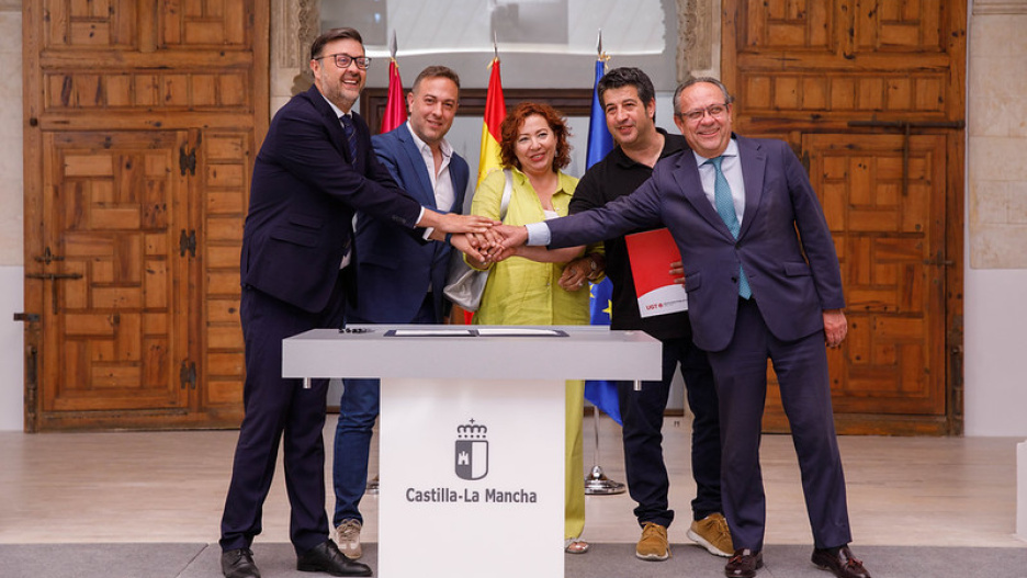 Firma del segundo bloque del acuerdo sobre mejora del sistema educativo y las condiciones laborales del personal funcionario docente no universitario de Castilla-La Mancha