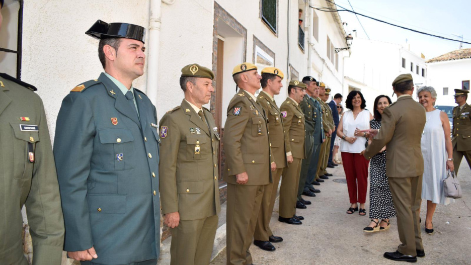La ministra de Defensa ha participado en el Corpus Christi de Mira.