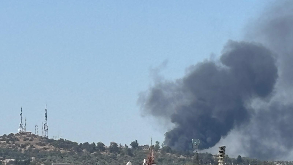 Columna de humo en el Cerro de los Palos por un incendio (26/06/2025)