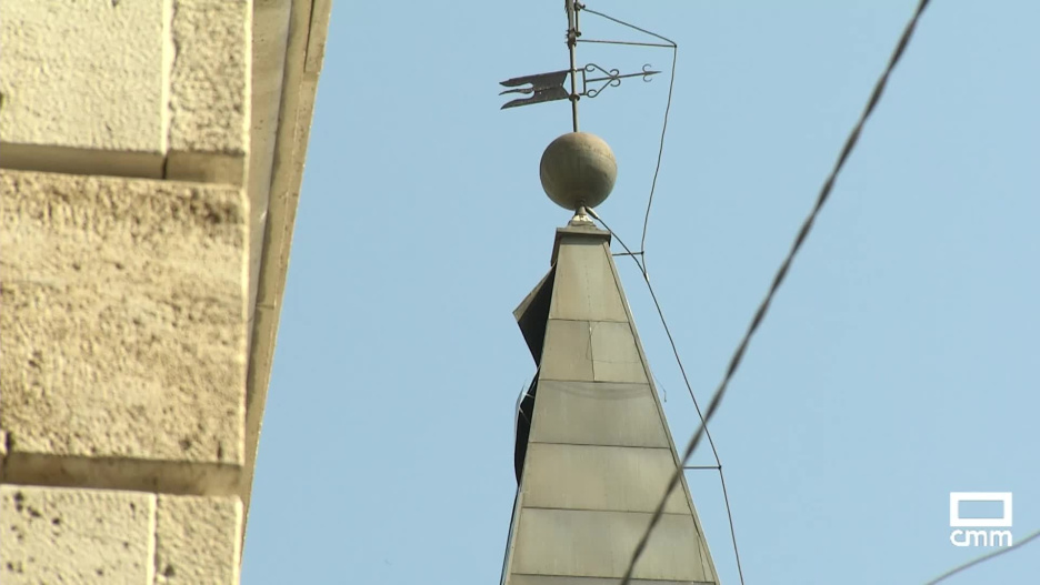 Una fuerte racha de viento se ha llevado varias chapas de la Colegiata de Yepes.