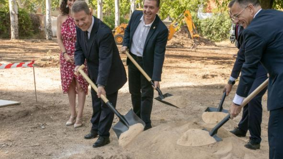 García-Page coloca la primera piedra del nuevo Conservatorio Superior de Música de C-LM en Albacete