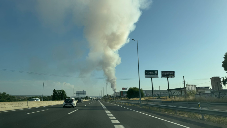 Incendio en la fábrica de Volvo en Azuqueca de Henares (Guadalajara)