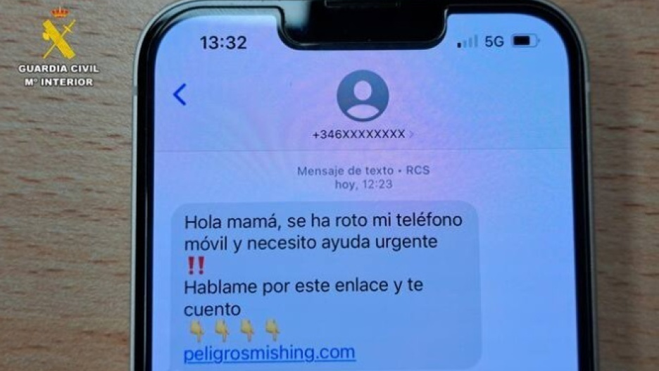 Ejemplo de mensaje del timo del 'hijo en apuros'.
REMITIDA / HANDOUT por GUARDIA CIVIL
Fotografía remitida a medios de comunicación exclusivamente para ilustrar la noticia a la que hace referencia la imagen, y citando la procedencia de la imagen en la firma
08/7/2025
