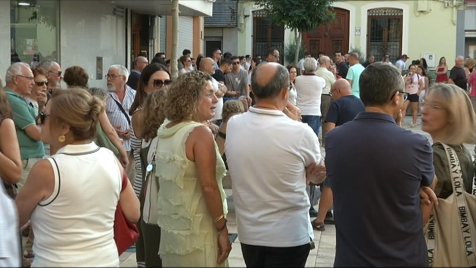 Los vecinos se han manifestado este jueves tras la oleada de robos y por la grave agresión que sufrió un joven hace unos días