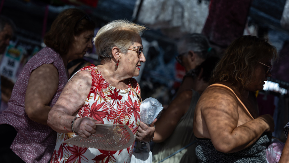 Los toledanos sobrellevan como pueden la ola de calor.