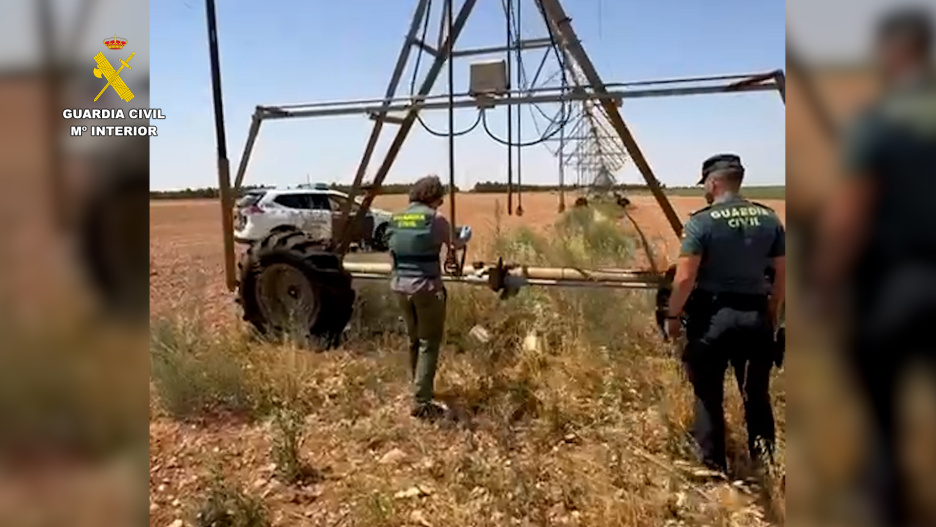 Fruto de la colaboración y comunicación entre los agentes actuantes y los agricultores de la localidad de Daimiel se recibe información y fotografías tomadas por los propios agricultores, de diferentes vehículos, los cuales habían sido vistos por varios caminos de las zonas afectadas.