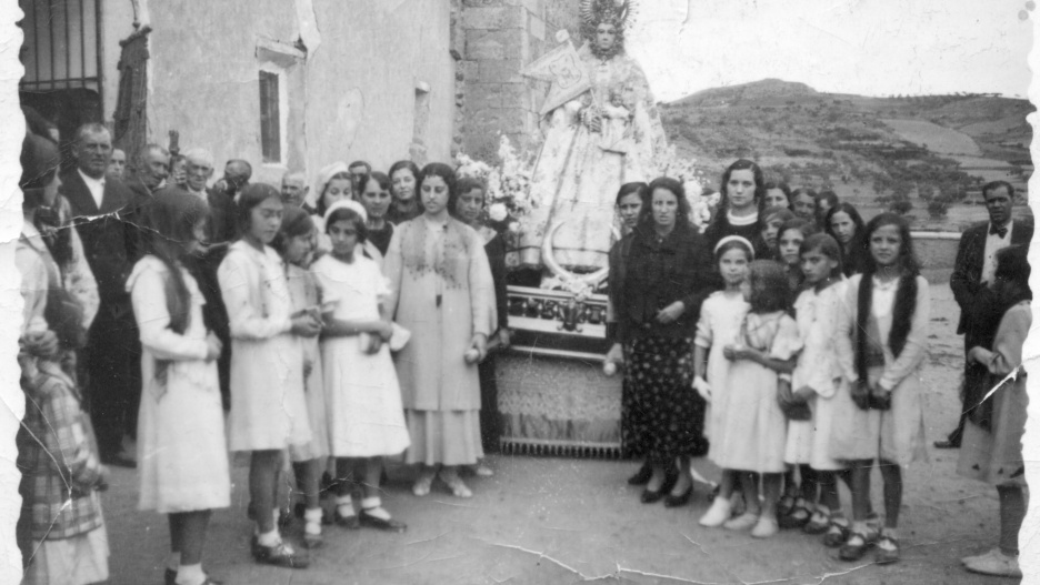 Procesión de la Virgen en Málaga del Fresno (Guadalajara). Años 20. Fondo Los Legados de la Tierra. Archivo de la Imagen de Castilla-La Mancha.