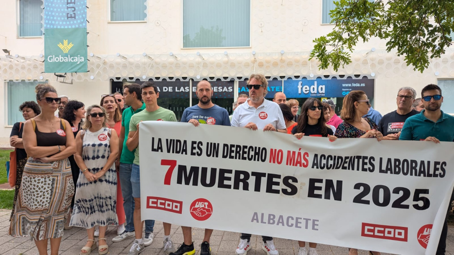 UGT y CCOO Albacete en la última concentración contra la siniestralidad laboral celebrada el pasado 22 de agosto