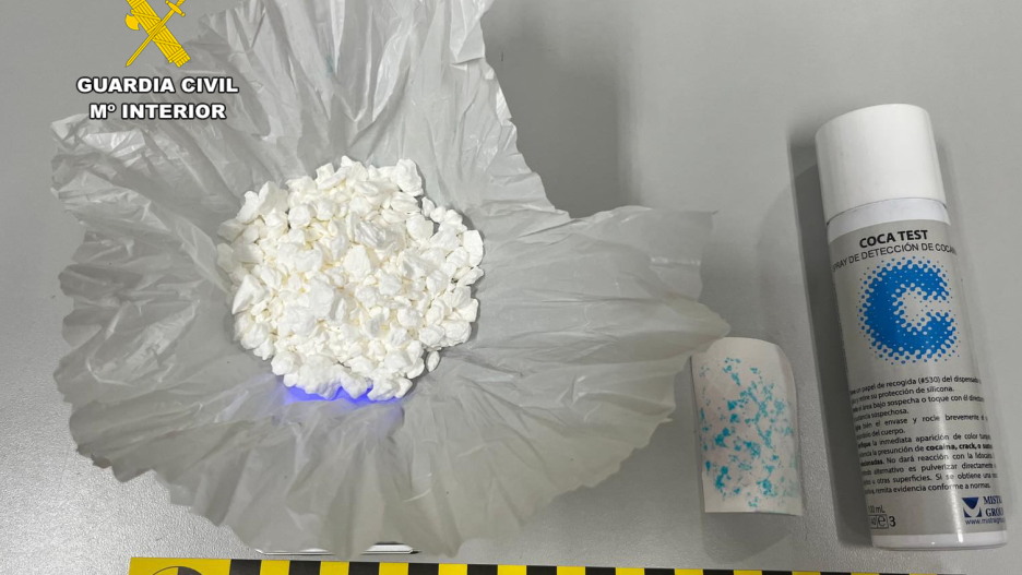 Droga incautada a los detenidos.