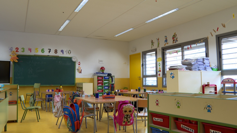 (Foto de ARCHIVO)
Aula del colegio 'Hermenegildo Moreno' de Villanueva de la Jara.
EUROPA PRESS
08/11/2024