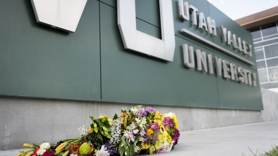 El ataque ocurrió en un auditorio de la Universidad del Valle de Utah, donde Kirk participaba en un evento con estudiantes.