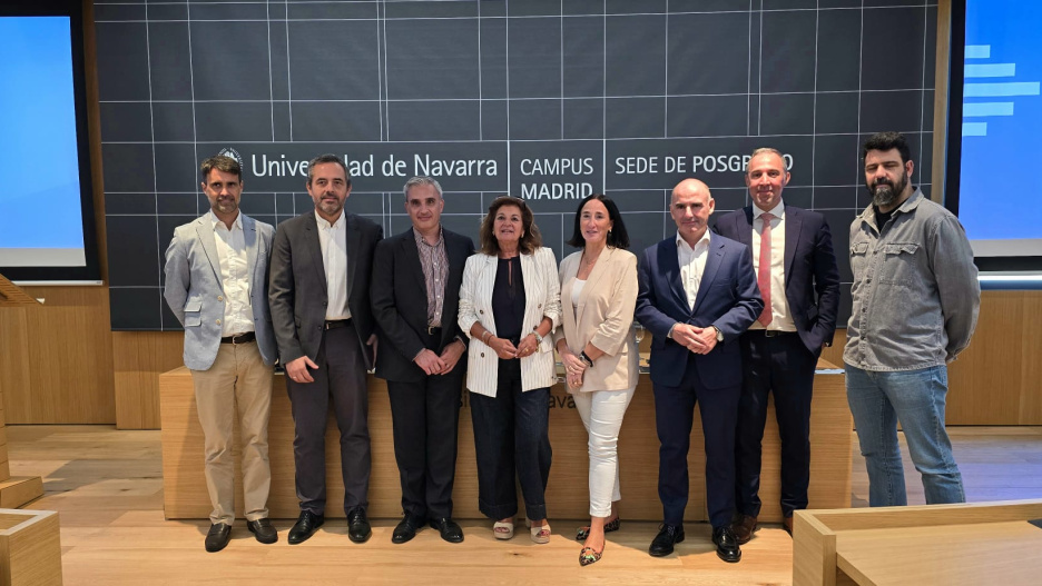 Foto de familia de la jornada sobre la alfabetización mediática en la que ha participado CMM y que ha sido organizada por FORTA e IBERIFIER.