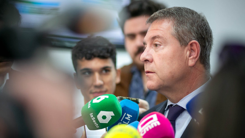 El presidente de Castilla-La Mancha, Emiliano García-Page, asiste, en Toledo, al encuentro que organiza el digital ‘ENCLM’ bajo el título ‘Castilla-La Mancha, tierra de oportunidades. Modelo de negocio del siglo XXI’.