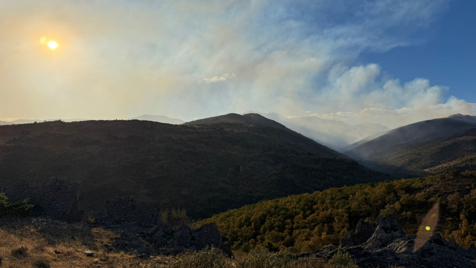 Incendio activo en el Pico del Lobo, en El Cardoso de la Sierra (Guadalajara)(23/09/2025)