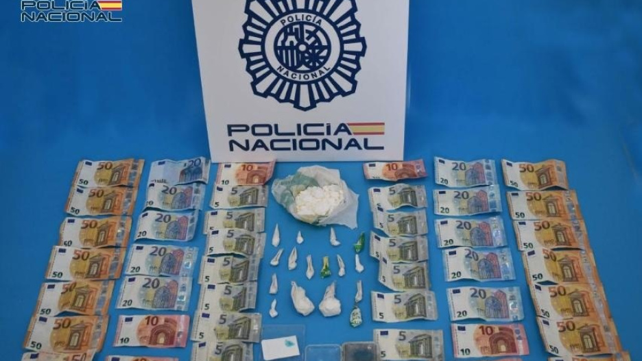Desmantelan un grupo criminal especializado en el procesamiento y distribución de cocaína en Puertollano (Ciudad Real).

REMITIDA / HANDOUT por POLICÍA NACIONAL
Fotografía remitida a medios de comunicación exclusivamente para ilustrar la noticia a la que hace referencia la imagen, y citando la procedencia de la imagen en la firma
08/10/2025
