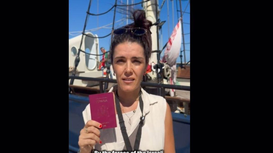 Imagen de un vídeo en el que aparece Sofía Buchó en una de los veleros de la flotilla