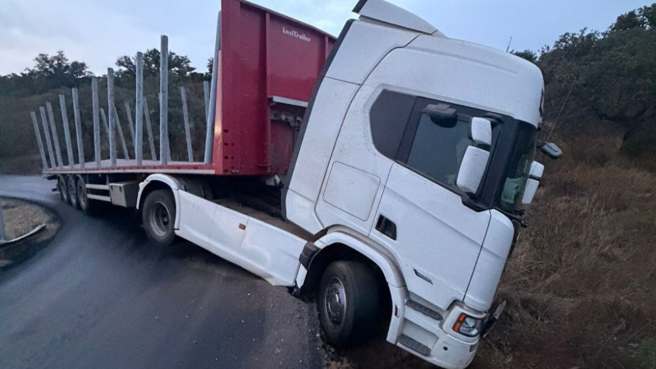 El camión accidentado.