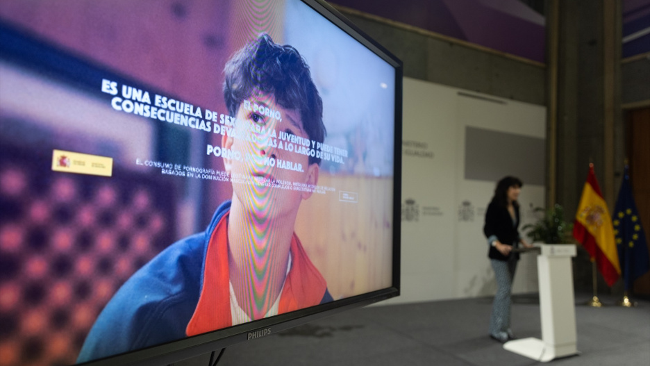 La ministra de Igualdad, Ana Redondo, presenta una campaña institucional para sensibilizar sobre el problema del consumo de pornografía en menores en el Ministerio de Igualdad, a 20 de octubre de 2025, en Madrid (España).
Eduardo Parra / Europa Press
20/10/2025