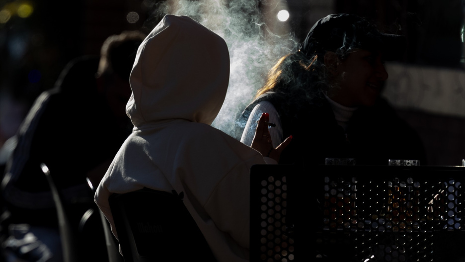 El consumo de alcohol y tabaco ha descendido entre los adolescentes.