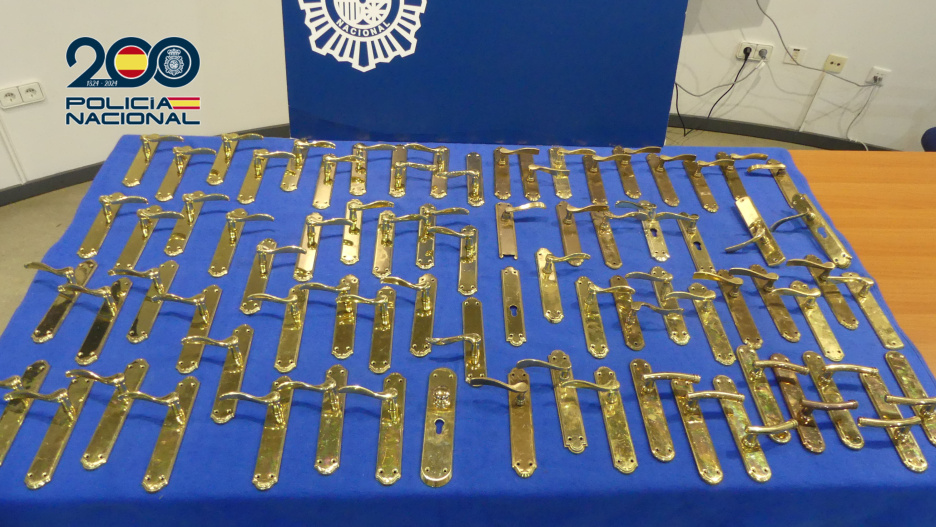 Manecillas de puertas robadas en Talavera de la Reina.