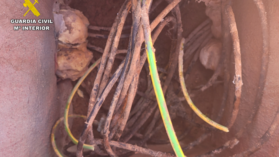 El detenido robó dos mil metros de cable de cobre.