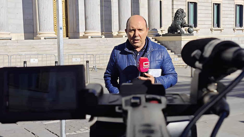 José Luis Martín, delegado de CMM en Madrid, a las puertas del Congreso