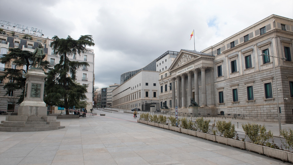 Fachada y exterior del Congreso de los Diputados donde se inicia la tramitación del nuevo Estatuto de Autonomía de Castilla-La Mancha.