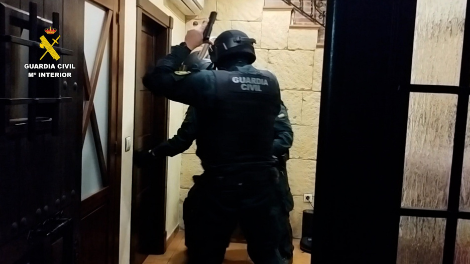 La Guardia Civil ha registrado diez viviendas en diferentes municipios de las provincias de Albacete y Cuenca.