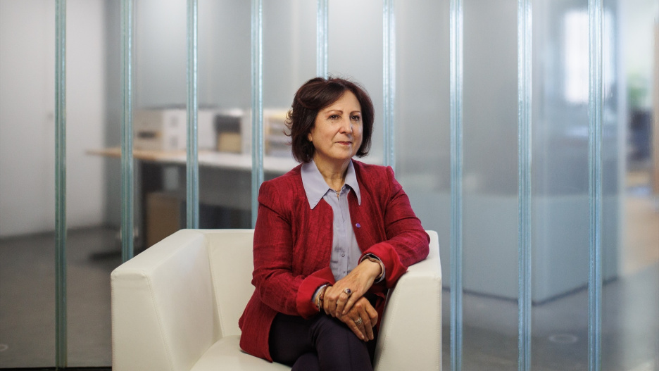 (Foto de ARCHIVO)
La fiscal de Sala delegada de Violencia sobre la Mujer, Teresa Peramato, posa durante una entrevista para Europa Press, en la sede de la Fiscalía contra la Violencia sobre la Mujer, a 6 de noviembre de 2023, en Madrid (España). Teresa Peramato fue, antes de pasar a ocupar su cargo como fiscal de Sala delegada de Violencia sobre la Mujer en 2021, fiscal delegada de la Jefatura de la Fiscalía del Tribunal Superior de Justicia de Madrid para la Sección de Violencia sobre la Mujer y fiscal adscrita a la fiscal de Sala Contra la Violencia sobre la Mujer de la Fiscalía General del Estado,? además de fiscal ante el Tribunal Constitucional. Peramato fue además miembro del Grupo de Expertos del Observatorio Estatal de Violencia sobre la Mujer que elaboró su Primer Informe Anual. Actualmente, está considerada como una de las mayores expertas en lucha contra la Violencia sobre la Mujer de España.

Alejandro Martínez Vélez / Europa Press
06/11/2023