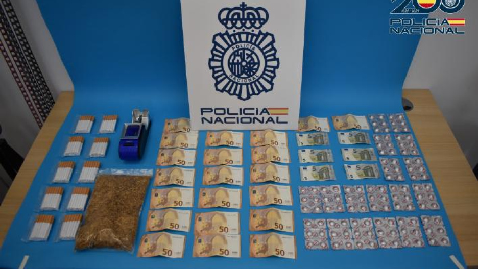 Material incautado a los detenidos en Puertollano.