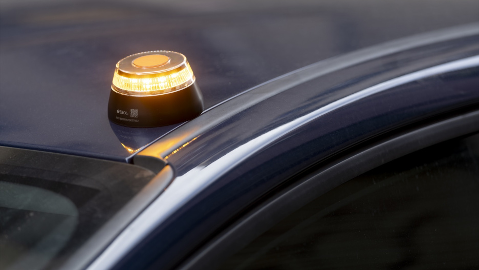 Baliza V16 de emergencia para vehículos.