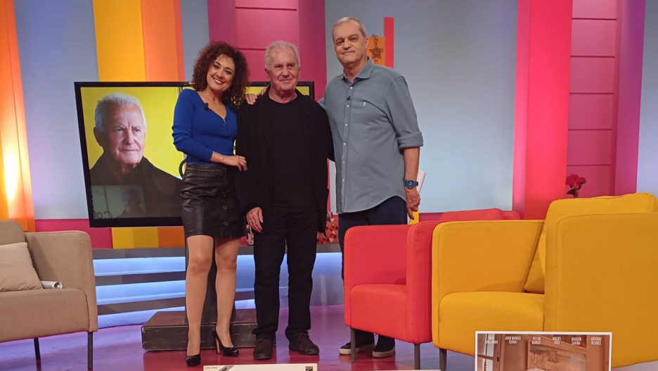 Víctor Manuel visita 'En Compañía' en la víspera del estreno del documental 'Solo pienso en ti'