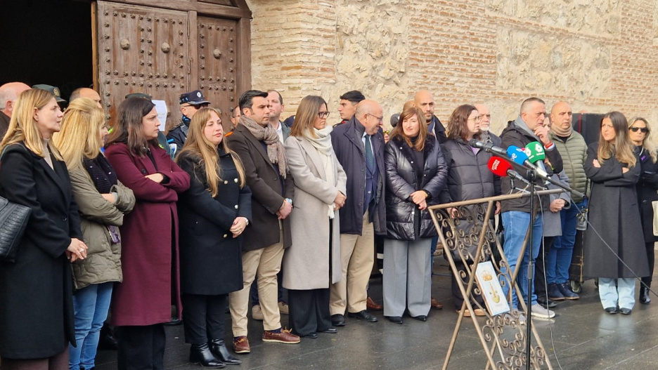 Minuto de silencio en Torrijos.
